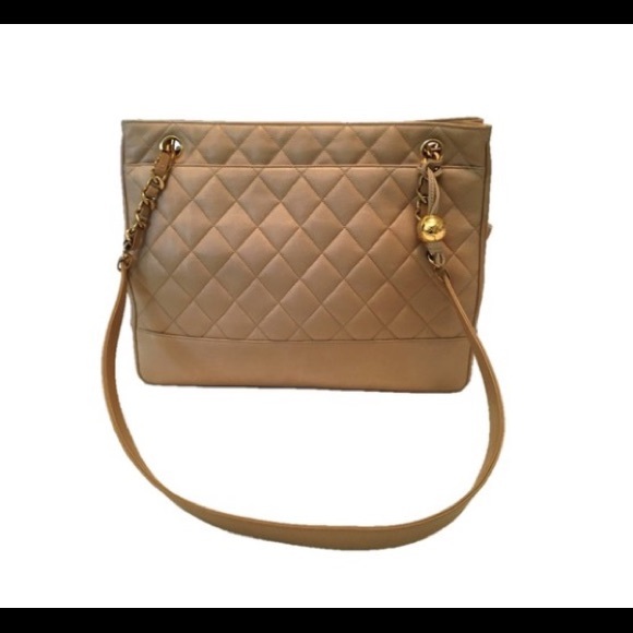 CHANEL Handbags - 👜Vintage CHANEL Camel Quilted Shoulder Bag👜